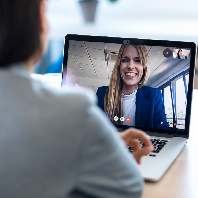 Woman in an online meeting